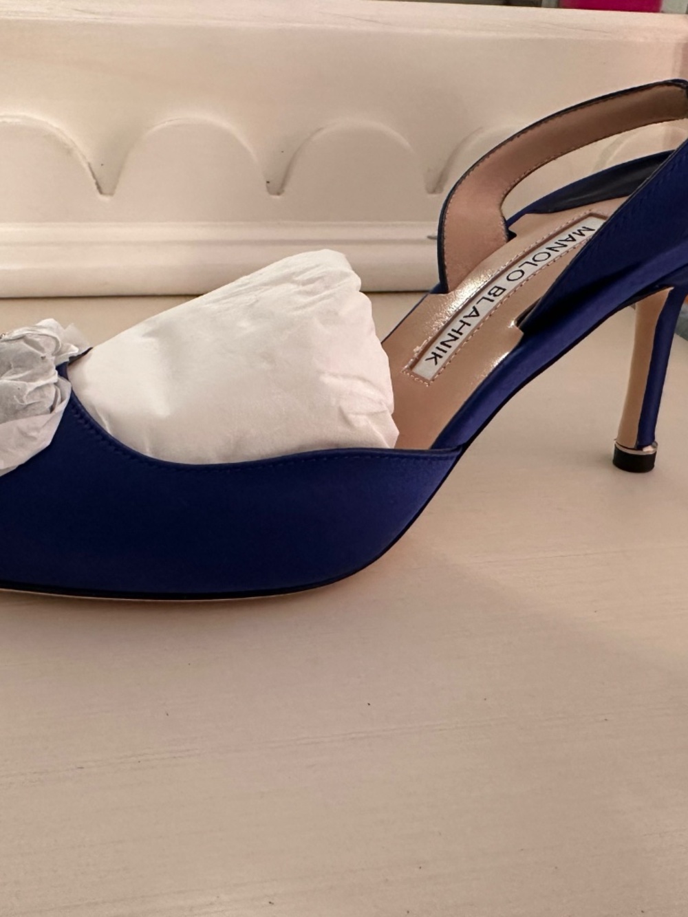Manolo Blahnik Hangisli Slingback - Picture 6 of 11